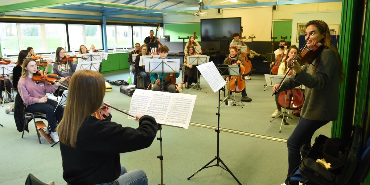 Nicola Benedetti leads young musicians at the Antrim sessions