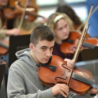 Benedetti session with young string players