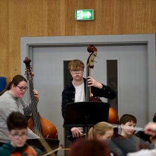 Benedetti session with young string players