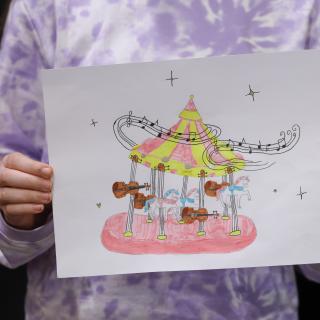 Young musician presenting artwork at the Benedetti sessions