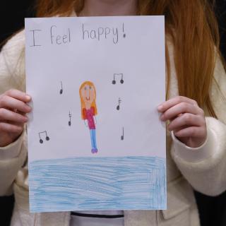 Young musician presenting artwork at the Benedetti sessions