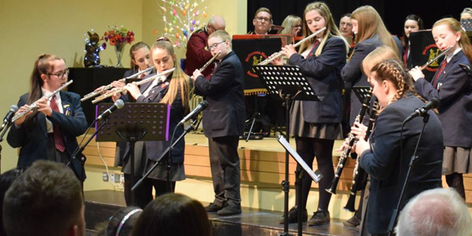 Image of Lisneal Jazz Band performing 